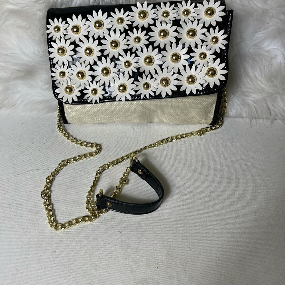 Lulu by Lulu Guinness 3D white flowers black & off white polypropylene w…